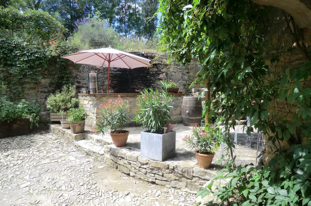 Domaine D'Alcapies Bed and Breakfast Saint-Jean-dʼAlcapiès Buitenkant foto