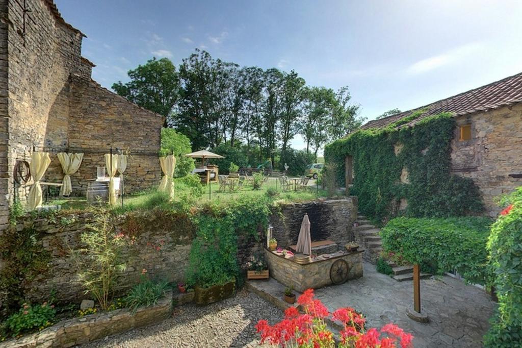 Domaine D'Alcapies Bed and Breakfast Saint-Jean-dʼAlcapiès Buitenkant foto